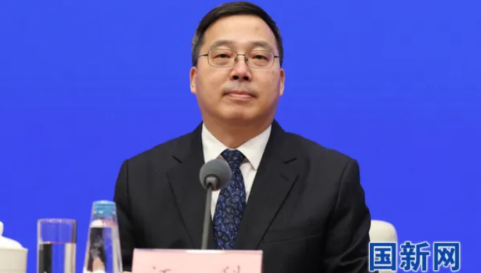 民法典明確多數業主同意即可，住建部：推動老舊小區加裝電梯，探索“物業+養老”新模式(圖1)