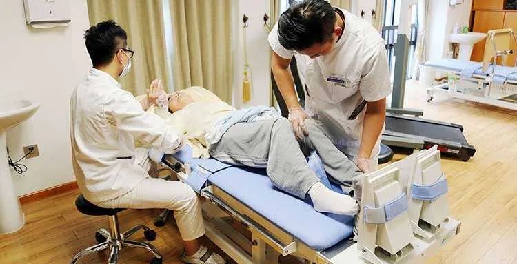 都叫“養老院”，差異卻很大，人過六十不知道會吃虧(圖1)